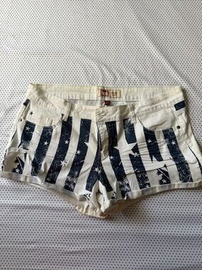 L.E.I.  Patriotic Stripe Women’s Denim Shorts - White & Navy, size 17